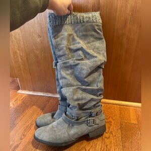 Gray Knee-High Buckle Boots